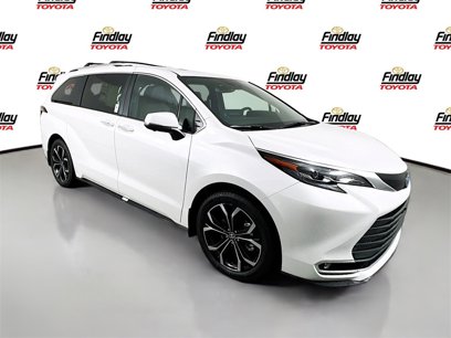 New 2025 Toyota Sienna Platinum