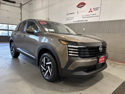New 2025 Nissan Kicks SV