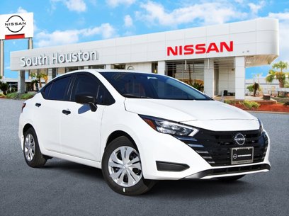 New 2025 Nissan Versa S w/ Trunk Package
