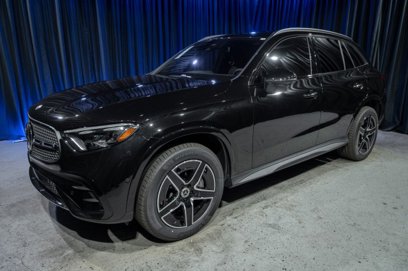New 2025 Mercedes-Benz GLC 300