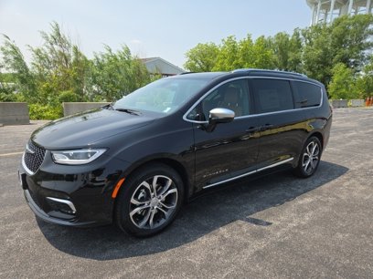 New 2025 Chrysler Pacifica Pinnacle