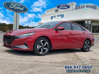 Used 2022 Hyundai Elantra SEL w/ Convenience + Premium Package