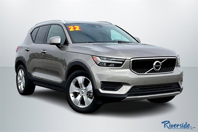 Used 2022 Volvo XC40 T5 Momentum
