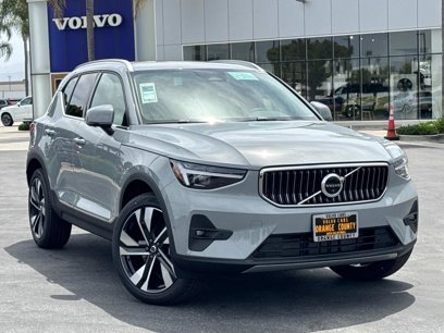 New 2025 Volvo XC40 B5 Ultra w/ Climate Package