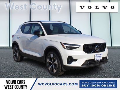 New 2025 Volvo XC40 B5 Plus w/ Protection Package Premier