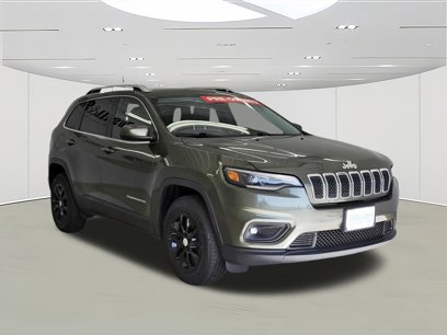 Used 2019 Jeep Cherokee Latitude w/ Cold Weather Group