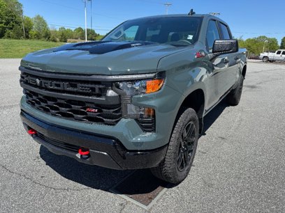New 2025 Chevrolet Silverado 1500 Custom Trail Boss w/ LPO, Dark Essentials Package
