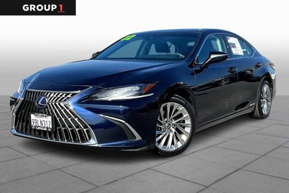 Used 2022 Lexus ES 300h w/ Luxury Package