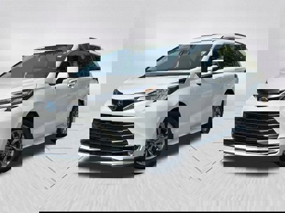 Used 2023 Toyota Sienna XLE