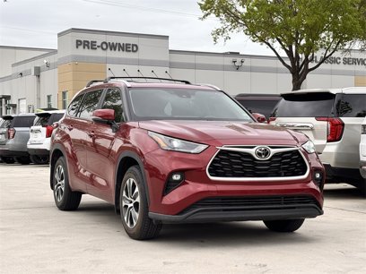 Used 2023 Toyota Highlander XLE