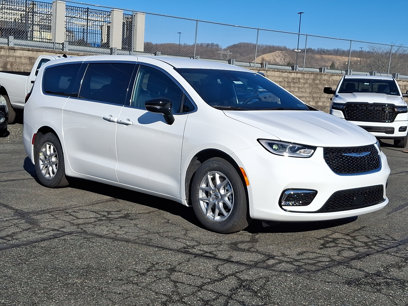 New 2025 Chrysler Pacifica Select