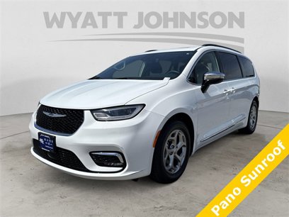Used 2023 Chrysler Pacifica Limited