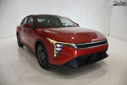 New 2025 Kia K4 LXS