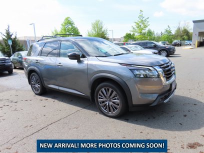 Used 2023 Nissan Pathfinder SL w/ SL Premium Package