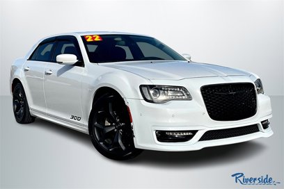 Used 2022 Chrysler 300 Touring L w/ Popular Equipment Group