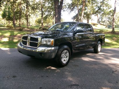 Used 2005 Dodge Dakota SLT