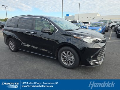 Used 2021 Toyota Sienna XLE