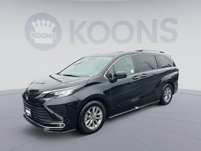 Used 2022 Toyota Sienna XLE