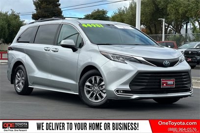 Certified 2023 Toyota Sienna XLE