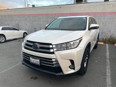 Used 2019 Toyota Highlander Limited Platinum