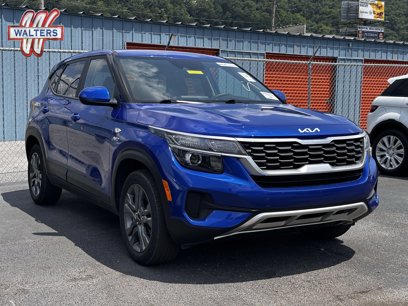 Used 2023 Kia Seltos LX