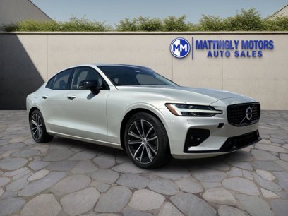 Used 2022 Volvo S60 B5 Momentum