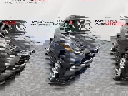 New 2025 Toyota Highlander LE