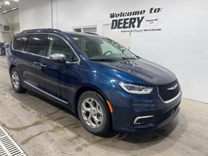 Used 2023 Chrysler Pacifica Limited