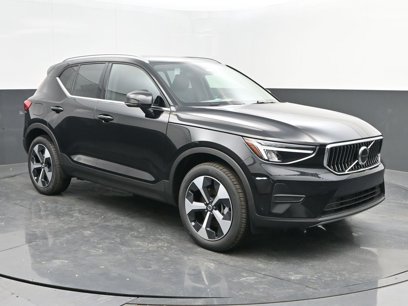 New 2025 Volvo XC40 B5 Core w/ Protection Package Premier
