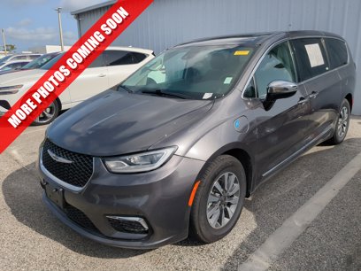 Used 2023 Chrysler Pacifica Limited