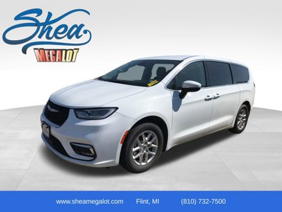 Used 2023 Chrysler Pacifica Touring-L
