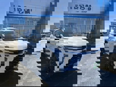 New 2025 Chevrolet Trax ACTIV w/ Sunroof Package