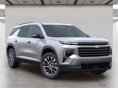 New 2025 Chevrolet Traverse LT w/ Sun and Wheel Package