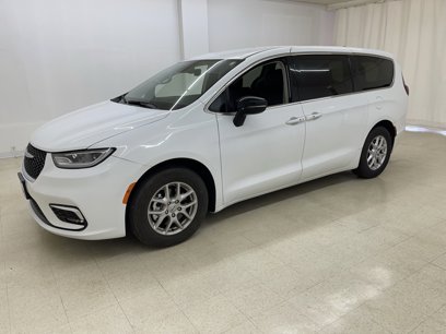Used 2024 Chrysler Pacifica Touring-L