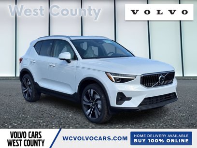 New 2025 Volvo XC40 B5 Ultra w/ Climate Package