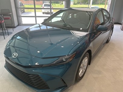 New 2025 Toyota Camry LE w/ Convenience Package