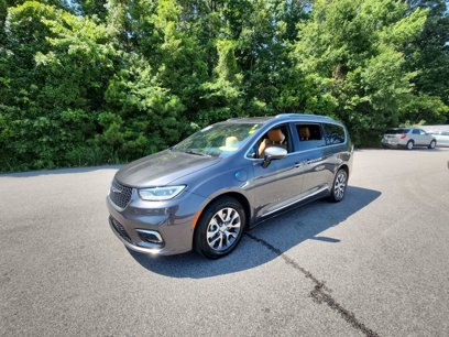Used 2023 Chrysler Pacifica Pinnacle