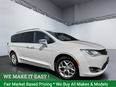 Used 2020 Chrysler Pacifica Limited w/ Advanced Safetytec Group