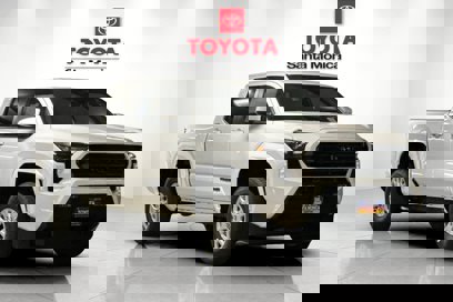 New 2025 Toyota Tacoma SR5