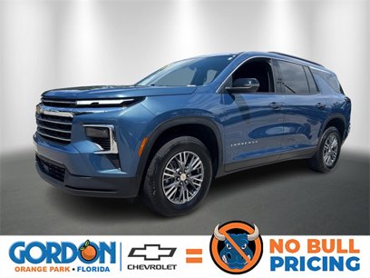 Used 2025 Chevrolet Traverse LT