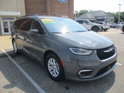 Used 2022 Chrysler Pacifica Touring-L