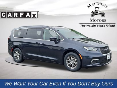 Used 2021 Chrysler Pacifica Touring