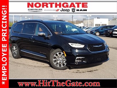 New 2025 Chrysler Pacifica Pinnacle