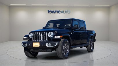 Used 2022 Jeep Gladiator Overland w/ Popular Equipment Package