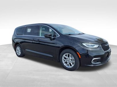 Used 2023 Chrysler Pacifica Touring-L