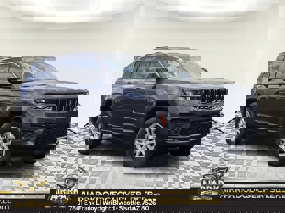 New 2025 Jeep Grand Cherokee Laredo