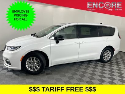 New 2025 Chrysler Pacifica Select