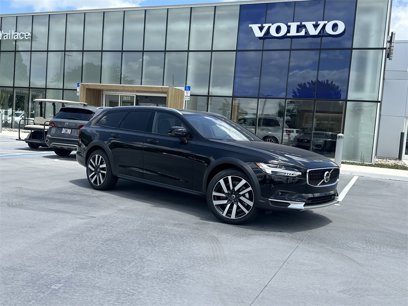New 2025 Volvo V90 B6 Cross Country Plus w/ Protection Package Premier