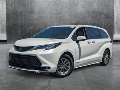 Used 2021 Toyota Sienna XLE