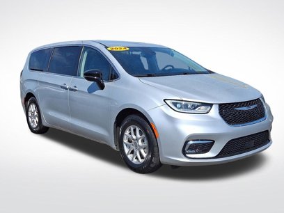 Certified 2024 Chrysler Pacifica Touring-L